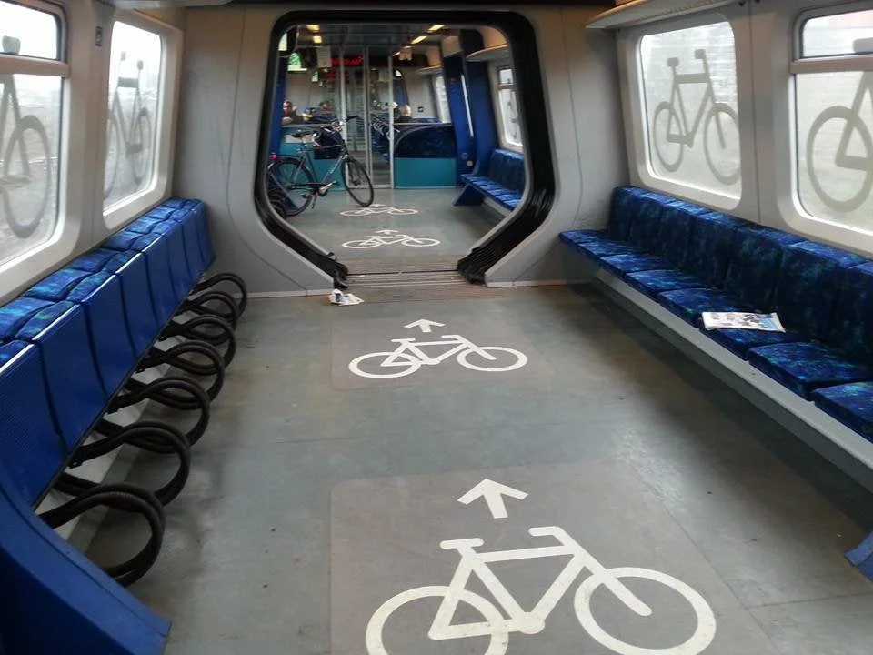 cómo moverse por copenhague vagon de bicicletas tren