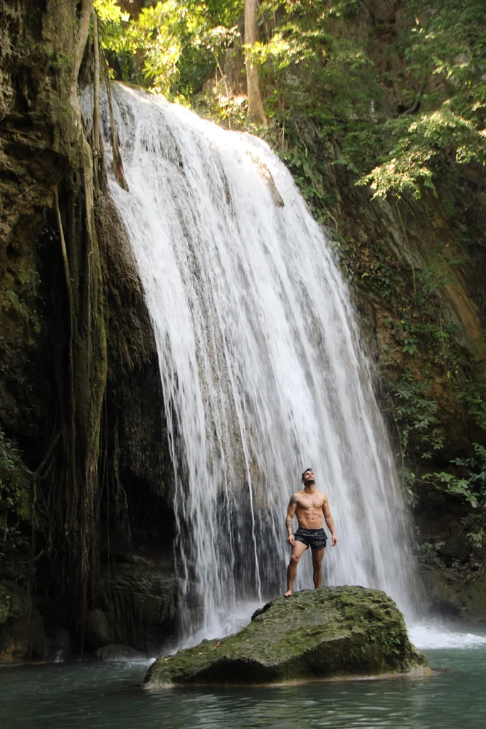 que hacer en kanchanaburi erawan falls