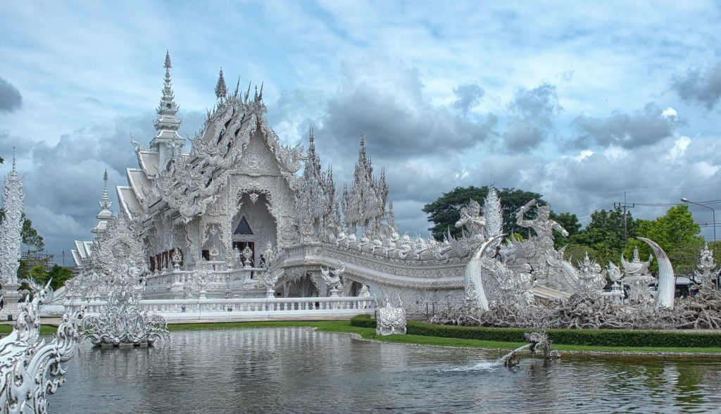 white temple tailandia